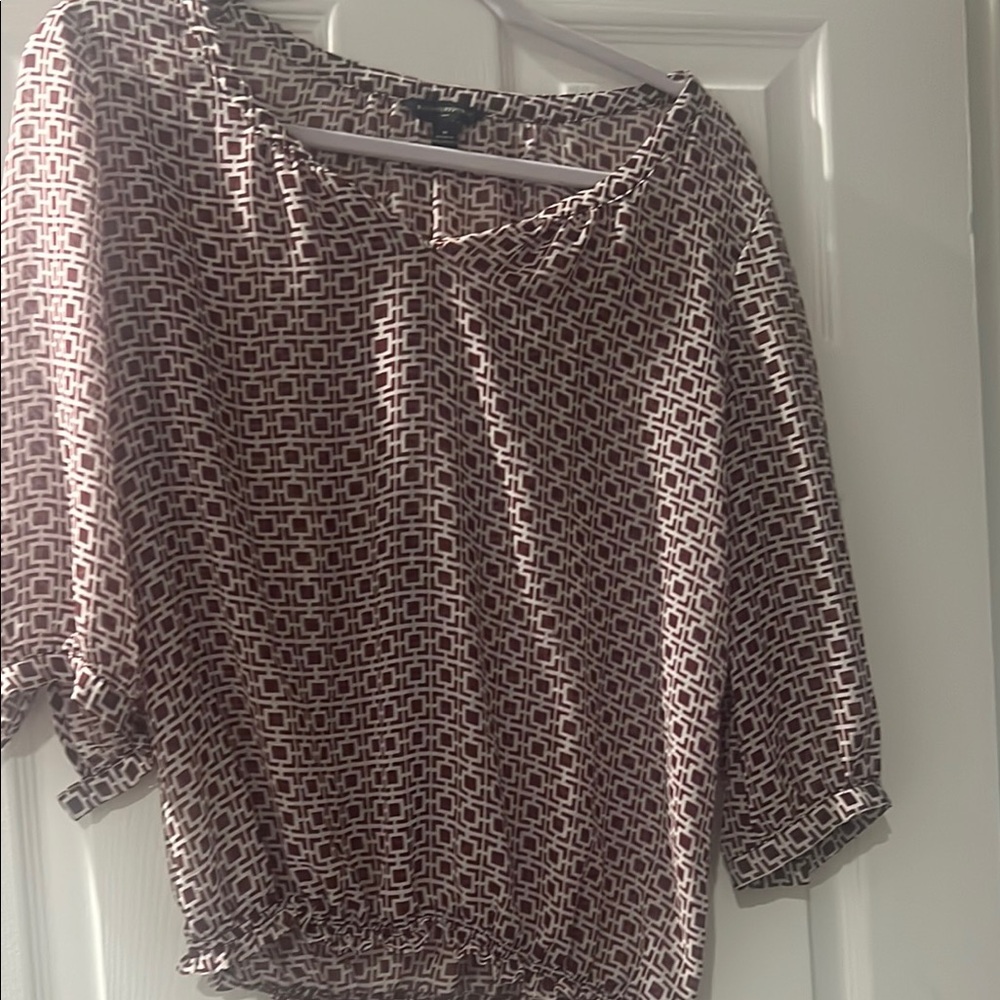 Geometric Patterned Women's Top - image 1